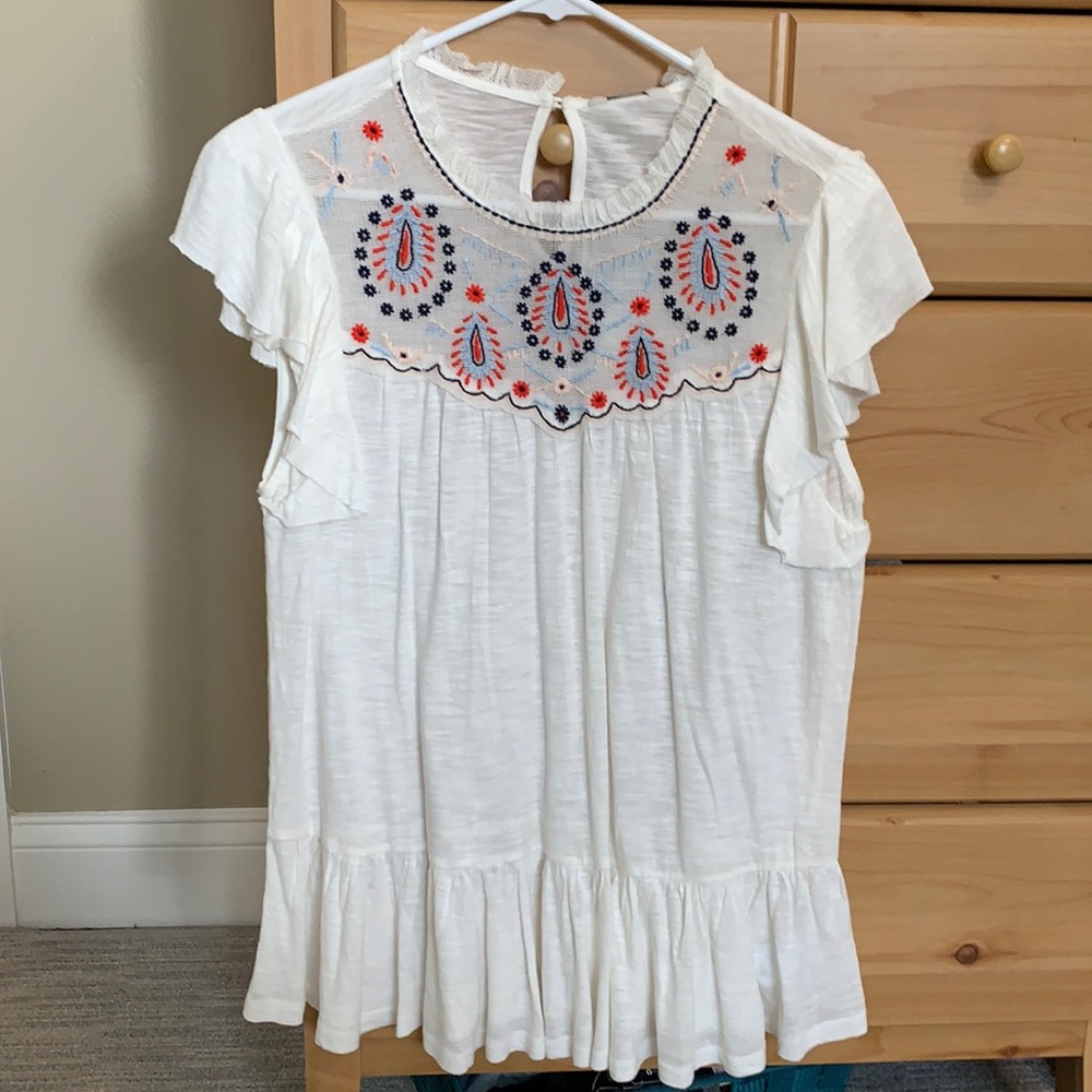 Lucky brand ruffle top. Worn once, tag has been removed